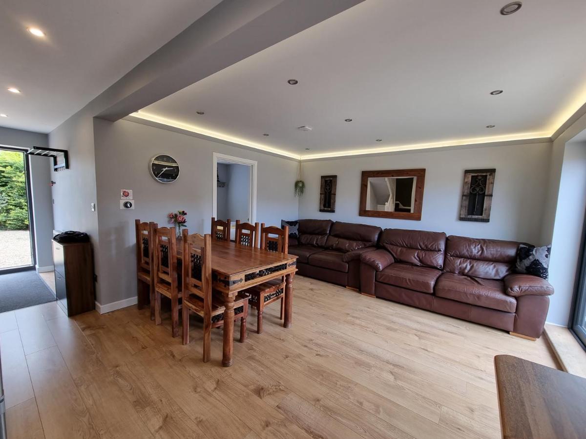 Crown Meadow - 4 Bedroom House - Heathrow - Excellentstays Colnbrook Exterior foto