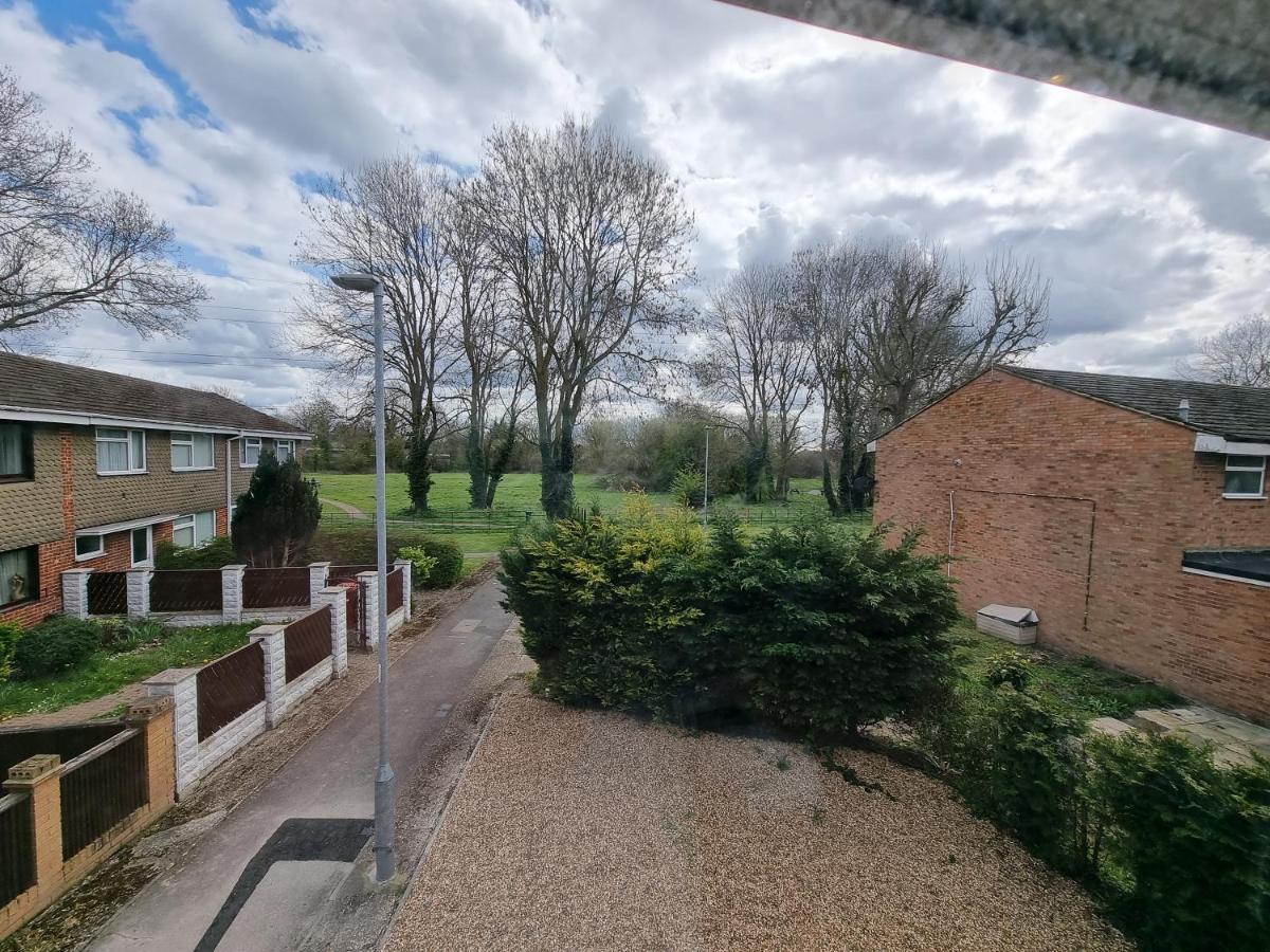 Crown Meadow - 4 Bedroom House - Heathrow - Excellentstays Colnbrook Exterior foto